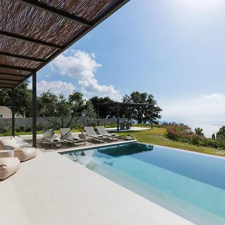 Paloubi Estate *
